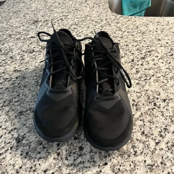 LeBron 18 Low Zero Dark 23 - Picture 6 of 7